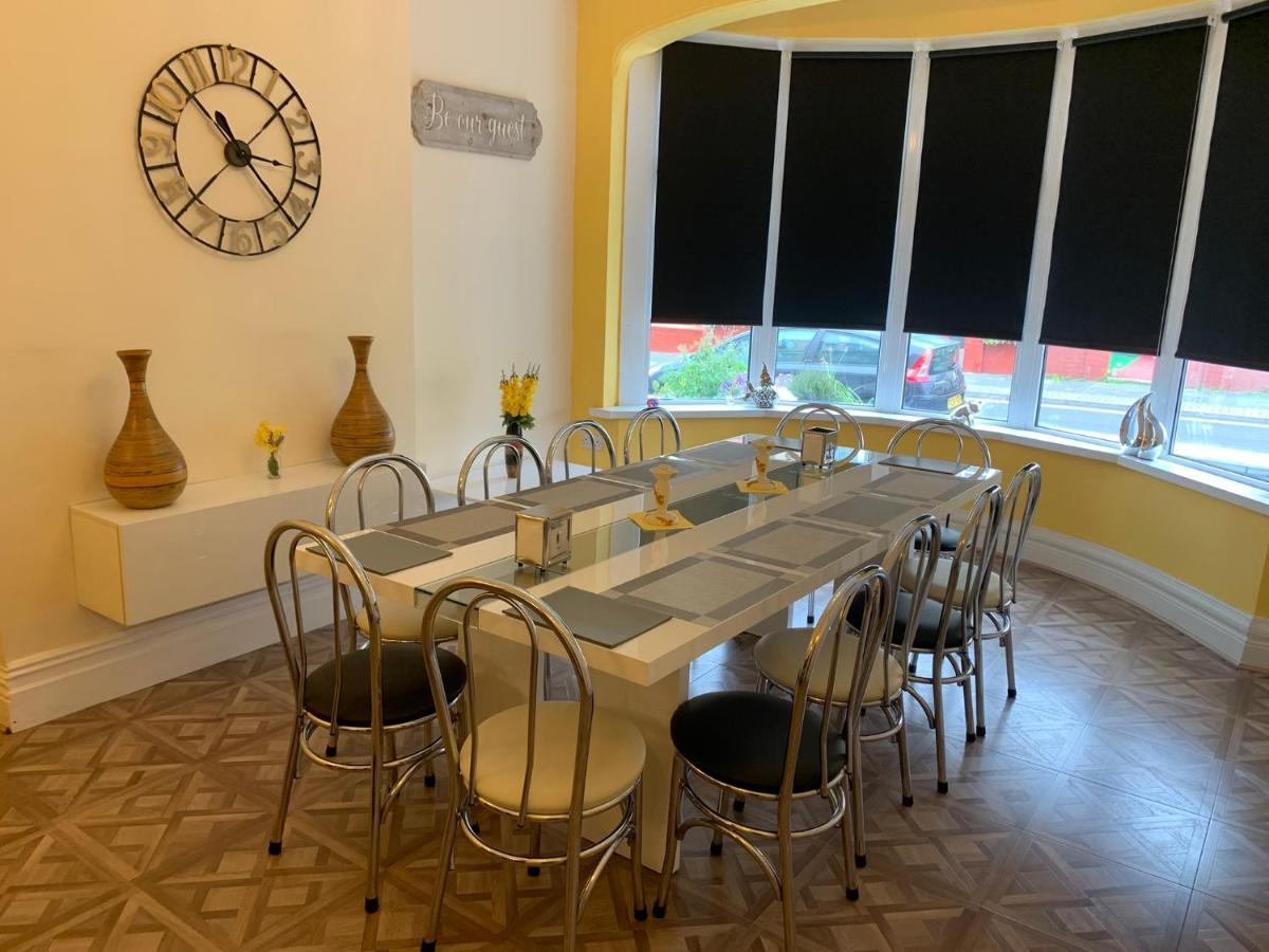 בלקפול Heather Glen. Six Bedroom Home Near The Sea. מראה חיצוני תמונה